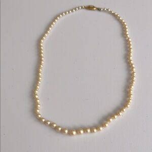 Elegant Cream Pearl Necklace